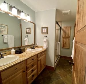 UpJrMstBath1
